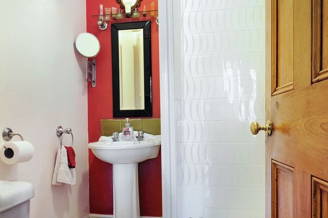  Image of 3 bedroom Flat for sale in Cowper Road Worthing BN11 at Cowper Road  Worthing, BN11 4PD
