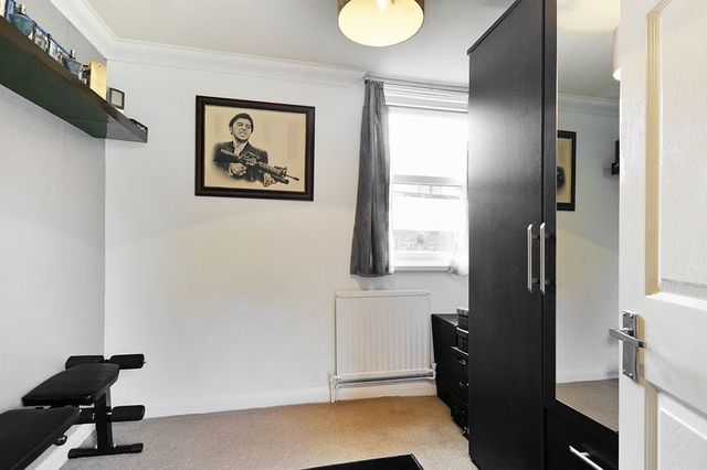  Image of 3 bedroom Flat for sale in Cowper Road Worthing BN11 at Cowper Road  Worthing, BN11 4PD