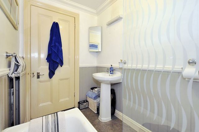  Image of 3 bedroom Flat for sale in Cowper Road Worthing BN11 at Cowper Road  Worthing, BN11 4PD