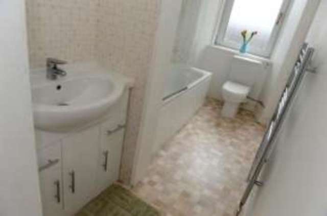  Image of 2 bedroom Flat for sale in Cranworth Street Glasgow G12 at Hillhead Glasgow Glasgow, G12 8AG