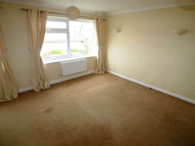  Image of 3 bedroom Maisonette to rent in Crescent Road Sidcup DA15 at Crescent Road  Sidcup, DA15 7HN