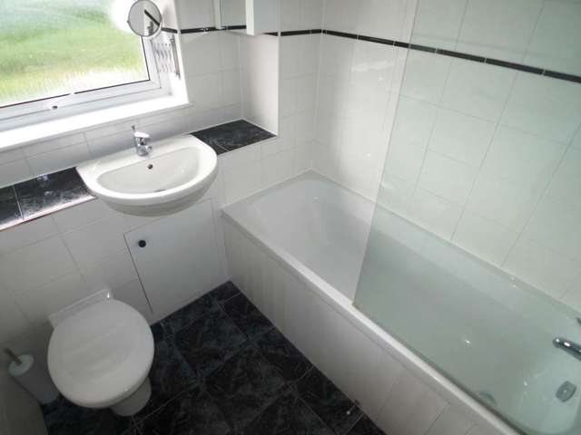  Image of 3 bedroom Maisonette to rent in Crescent Road Sidcup DA15 at Crescent Road  Sidcup, DA15 7HN
