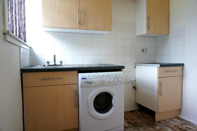  Image of 2 bedroom Flat to rent in Crewe Road West Edinburgh EH5 at Granton Edinburgh Edinburgh, EH5 2PF