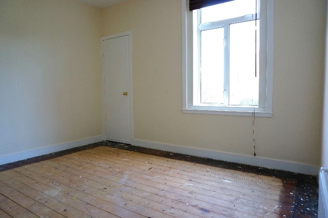  Image of 2 bedroom Flat to rent in Crewe Road West Edinburgh EH5 at Granton Edinburgh Edinburgh, EH5 2PF