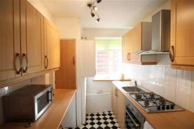  Image of 2 bedroom Property to rent in Crownstone Road London SW2 at Brixton, SW2 1LT