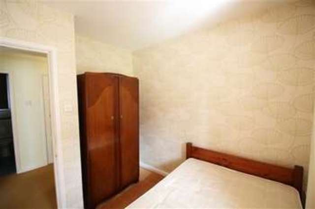  Image of 2 bedroom Property to rent in Crownstone Road London SW2 at Brixton, SW2 1LT