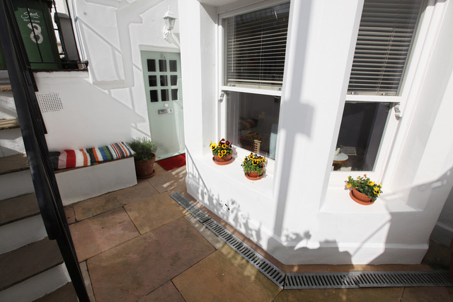  Image of 2 bedroom Apartment for sale in Dagmar Road London SE5 at Dagmar Road  Camberwell, SE5 8NZ