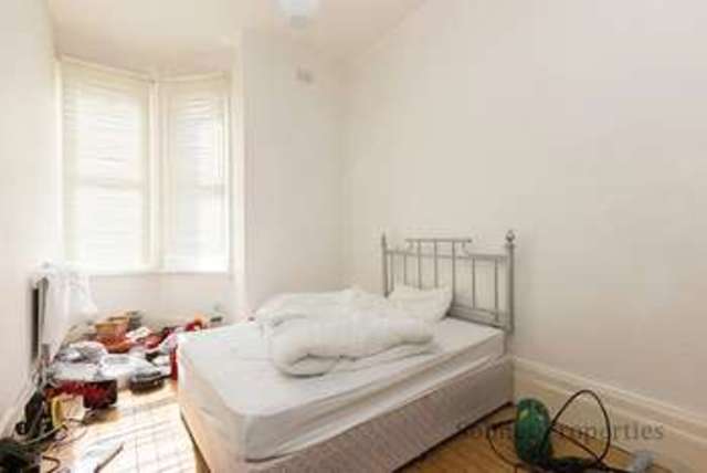  Image of 3 bedroom Ground Flat to rent in Dennington Park Road London NW6 at Dennington Park Road  West Hampstead, NW6 1BA