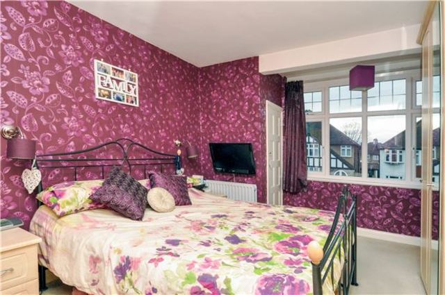  Image of 4 bedroom Semi-Detached house for sale in Derek Avenue Wallington SM6 at Surrey, SM6 7LA