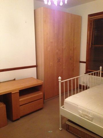  Image of 3 bedroom Property to rent in Dollis Park London N3 at Dollis Park  London, N3 1BT