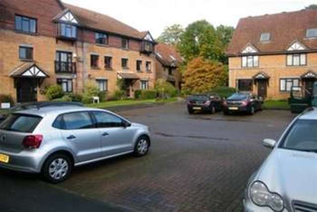  Image of Studio flat to rent in Dorchester Court Oriental Road Woking GU22 at Woking, GU22 7DN