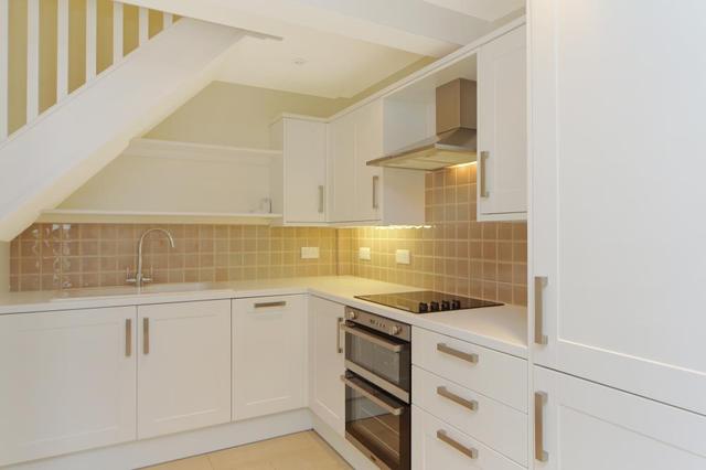  Image of 1 bedroom Detached house to rent in Doria Road London SW6 at Doria Road  London, SW6 4UG