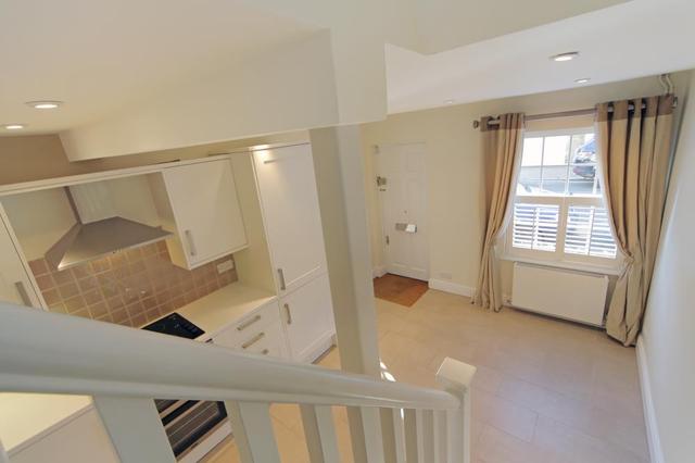  Image of 1 bedroom Detached house to rent in Doria Road London SW6 at Doria Road  London, SW6 4UG
