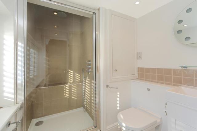  Image of 1 bedroom Detached house to rent in Doria Road London SW6 at Doria Road  London, SW6 4UG