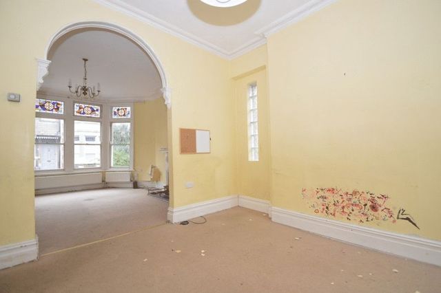  Image of 4 bedroom Terraced house for sale in Downfield Road Clifton Bristol BS8 at Downfield Road Clifton Bristol, BS8 2TJ