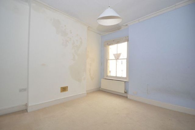  Image of 4 bedroom Terraced house for sale in Downfield Road Clifton Bristol BS8 at Downfield Road Clifton Bristol, BS8 2TJ