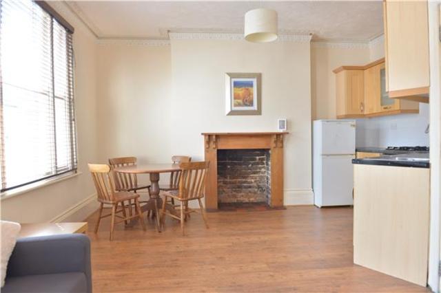 Image of 1 bedroom Flat to rent in Dudley Road Tunbridge Wells TN1 at Kent, TN1 1LF