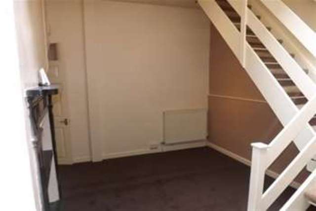  Image of 3 bedroom Terraced house to rent in Dukes Brow Blackburn BB2 at Blackburn, BB2 6DH
