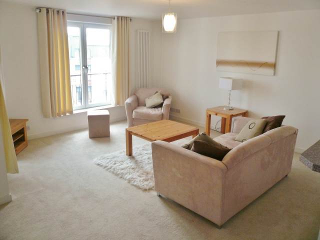  Image of 3 bedroom Flat to rent in East Pilton Farm Crescent Edinburgh EH5 at Pilton Edinburgh Edinburgh, EH5 2GF