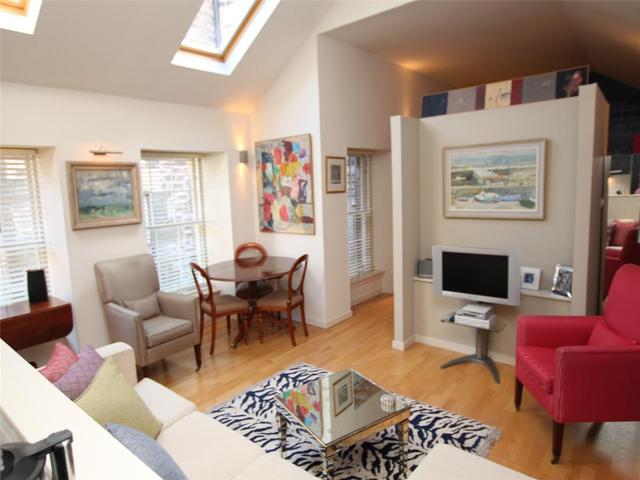  Image of 1 bedroom Flat to rent in Edmonstones Close Edinburgh EH1 at City Centre Edinburgh Edinburgh, EH1 2HB
