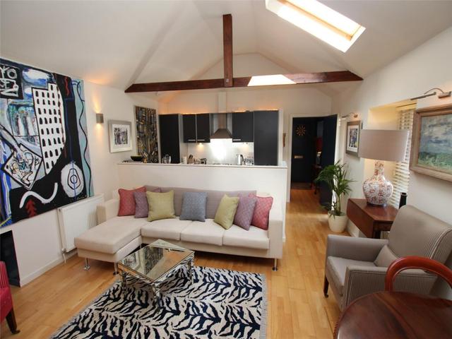  Image of 1 bedroom Flat to rent in Edmonstones Close Edinburgh EH1 at City Centre Edinburgh Edinburgh, EH1 2HB