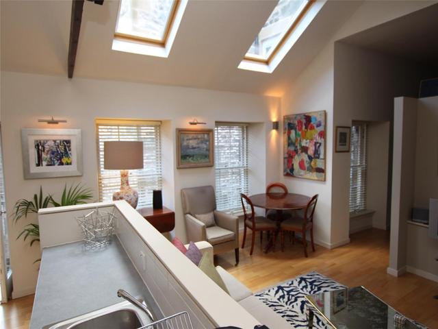  Image of 1 bedroom Flat to rent in Edmonstones Close Edinburgh EH1 at City Centre Edinburgh Edinburgh, EH1 2HB
