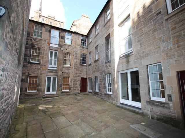  Image of 1 bedroom Flat to rent in Edmonstones Close Edinburgh EH1 at City Centre Edinburgh Edinburgh, EH1 2HB