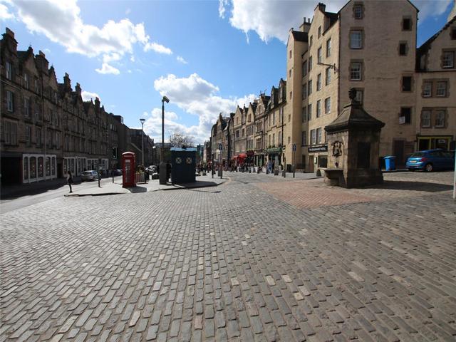  Image of 1 bedroom Flat to rent in Edmonstones Close Edinburgh EH1 at City Centre Edinburgh Edinburgh, EH1 2HB