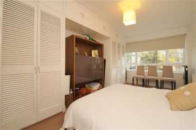  Image of 3 bedroom Flat to rent in Fairfax Road London NW6 at London, NW6 4EX