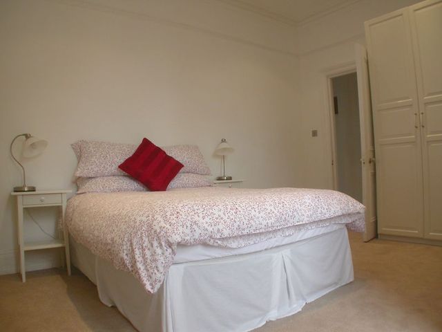  Image of 3 bedroom Flat to rent in Elgin Avenue London W9 at Elgin Avenue Array Maida Vale, W9 1JG