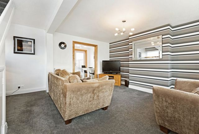  Image of 2 bedroom Semi-Detached house for sale in Ellaleen Grove Crossford Dunfermline KY12 at Ellaleen Grove Crossford Dunfermline, KY12 8QQ