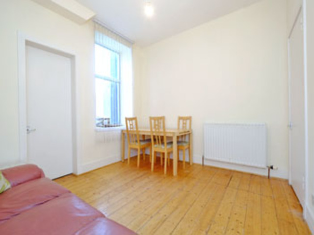  Image of 2 bedroom Flat to rent in Elmbank Terrace Aberdeen AB24 at City Centre Aberdeen Aberdeen, AB24 3PL