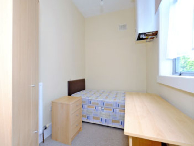  Image of 2 bedroom Flat to rent in Elmbank Terrace Aberdeen AB24 at City Centre Aberdeen Aberdeen, AB24 3PL
