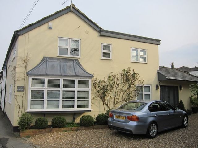  Image of 4 bedroom Terraced house to rent in Middle Hill Englefield Green Egham TW20 at Middle Hill Englefield Green Egham, TW20 0JG