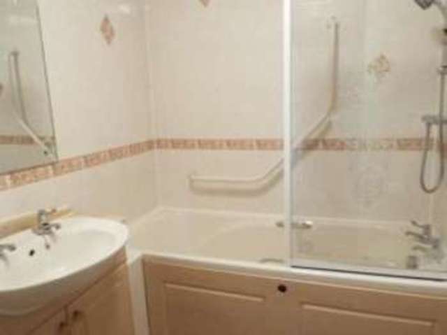  Image of 2 bedroom Retirement Property for sale in Park Hill Road Epsom KT17 at Epsom Surrey Ewell, KT17 1LF