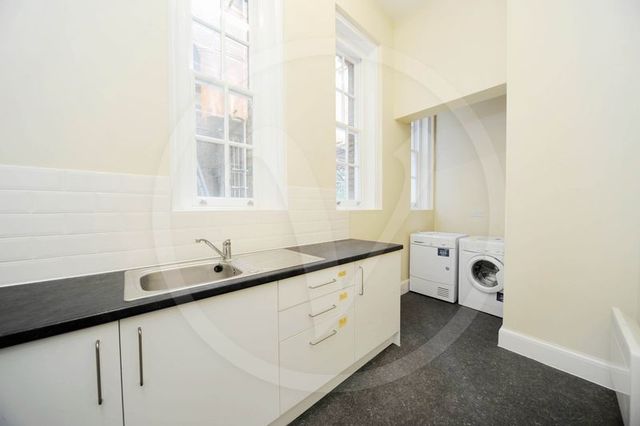  Image of Flat to rent in Finchley Road London NW3 at Finchley Road Hampstead London, NW3 6JY