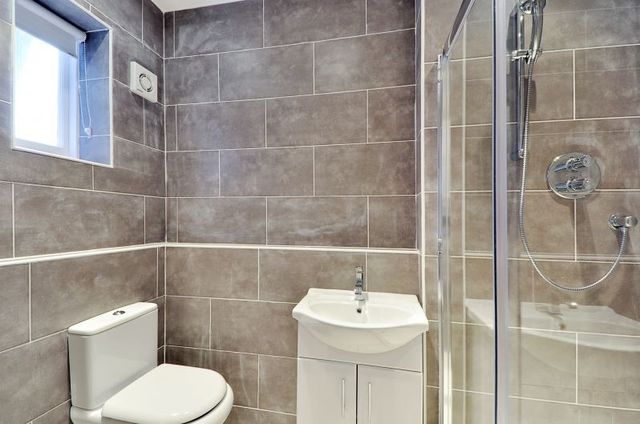  Image of 4 bedroom Flat to rent in Finchley Road London NW8 at London, NW8 6EB