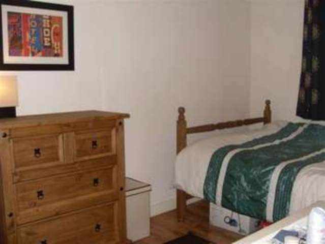  Image of 1 bedroom Flat to rent in Finedon Road Wellingborough NN8 at Wellingborough Northants, NN8 4AL