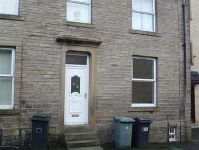  Image of 1 bedroom Flat to rent in Bankwell Road Milnsbridge Huddersfield HD3 at Quarmby, HD3 4LZ