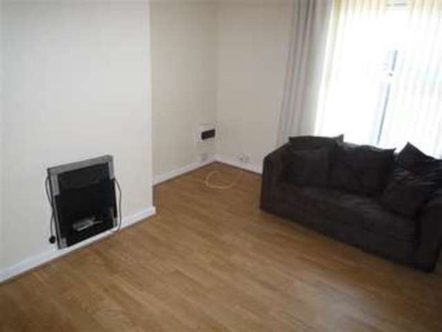  Image of 1 bedroom Flat to rent in Bankwell Road Milnsbridge Huddersfield HD3 at Quarmby, HD3 4LZ