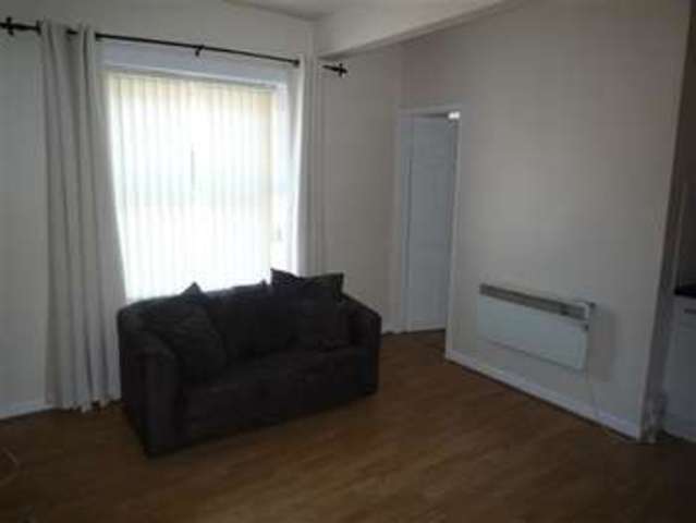  Image of 1 bedroom Flat to rent in Bankwell Road Milnsbridge Huddersfield HD3 at Quarmby, HD3 4LZ