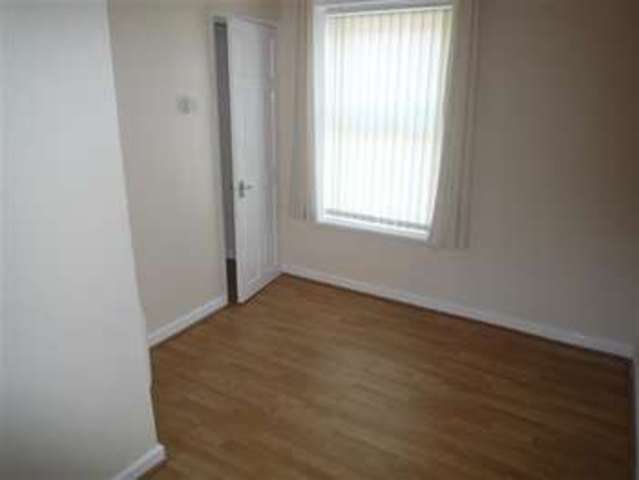  Image of 1 bedroom Flat to rent in Bankwell Road Milnsbridge Huddersfield HD3 at Quarmby, HD3 4LZ