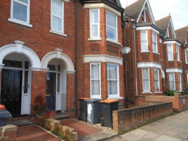  Image of 1 bedroom Flat to rent in Goldington Avenue Bedford MK40 at 42 Goldington Avenue Bedford Bedford, MK40 3BY