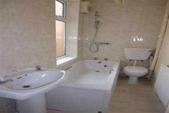  Image of 1 bedroom Flat to rent in Forest Road Moseley Birmingham B13 at Birmingham, B13 9DH
