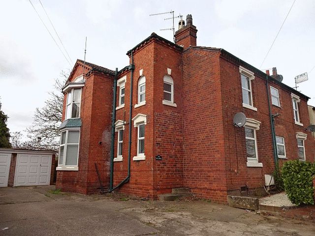  Image of 2 bedroom Flat for sale in Franche Road Kidderminster DY11 at Franche Road  Kidderminster, DY11 5AL
