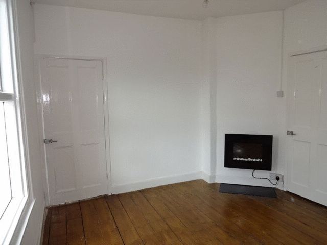  Image of 2 bedroom Flat for sale in Franche Road Kidderminster DY11 at Franche Road  Kidderminster, DY11 5AL