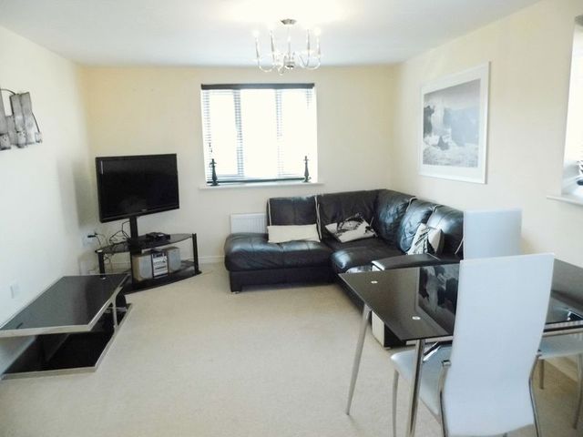  Image of 2 bedroom Flat to rent in Galingale View Newcastle-under-Lyme ST5 at Galingale View  Newcastle, ST5 2GR