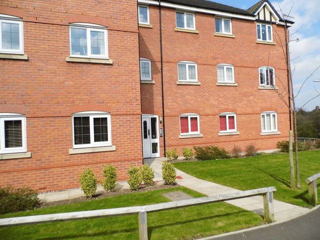 Image of 2 bedroom Flat to rent in Galingale View Newcastle-under-Lyme ST5 at Galingale View  Newcastle, ST5 2GR