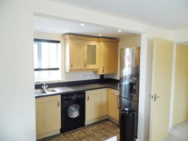  Image of 2 bedroom Flat to rent in Galingale View Newcastle-under-Lyme ST5 at Galingale View  Newcastle, ST5 2GR