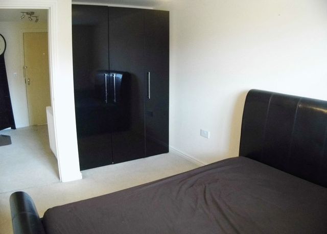  Image of 2 bedroom Flat to rent in Galingale View Newcastle-under-Lyme ST5 at Galingale View  Newcastle, ST5 2GR